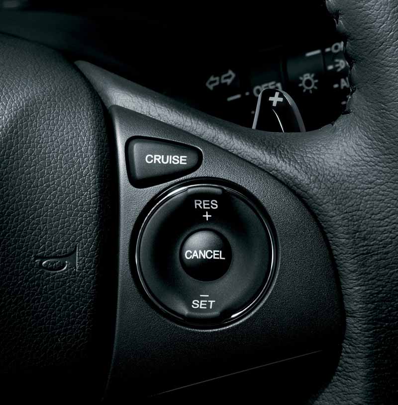 Honda-VEZEL-additional-equipment-expansion-4WD-vehicles20150423-6-min