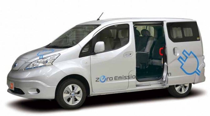 日産自動車、神奈川県と横浜市に電気自動車「e-NV200」を無償貸与