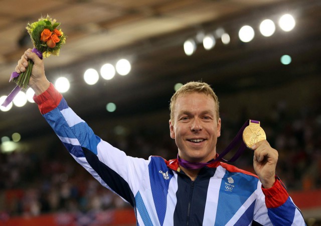 sir-chris-hoy-victorious.-cycling-print-poster-canvas.-sizes-a3-a2-a1-1002-p-640x452