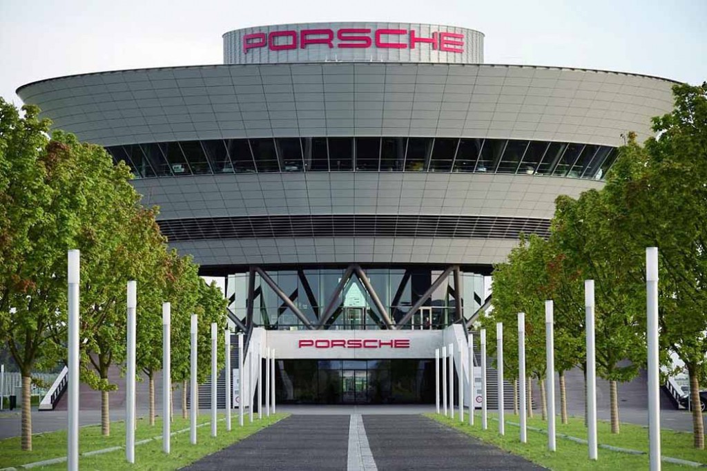 the-first-quarter-of-the-sales-of-porsche-sales-higher-than-the-last-year-operating-profit20150430-4-min