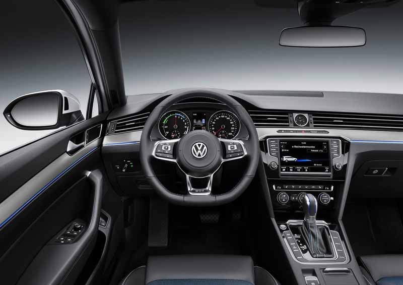 VW, orders the start of the Passat GTE · plug-in hybrid in the European market-3-min
