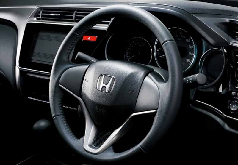 honda-adding-launched-a-gasoline-powered-car-in-the-compact-sedan-grace20150620-4-min