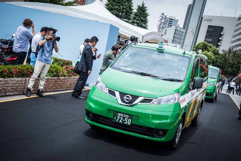 nissan-conducted-in-tokyo-the-nv200-taxi-starting-formula20150608-3-min