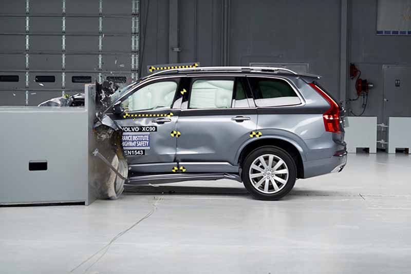 and-it-is-certified-to-top-safety-pick-from-the-volvo-xc90-iihs20150928-1