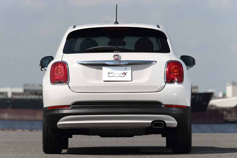 fca-japan-started-selling-the-small-suv-fiat-fiat-500x20150930-8