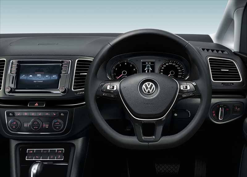 renewal-of-the-7-seater-large-minivan-sharan-the-first-time-in-four-years-of-volkswagen20150915-15
