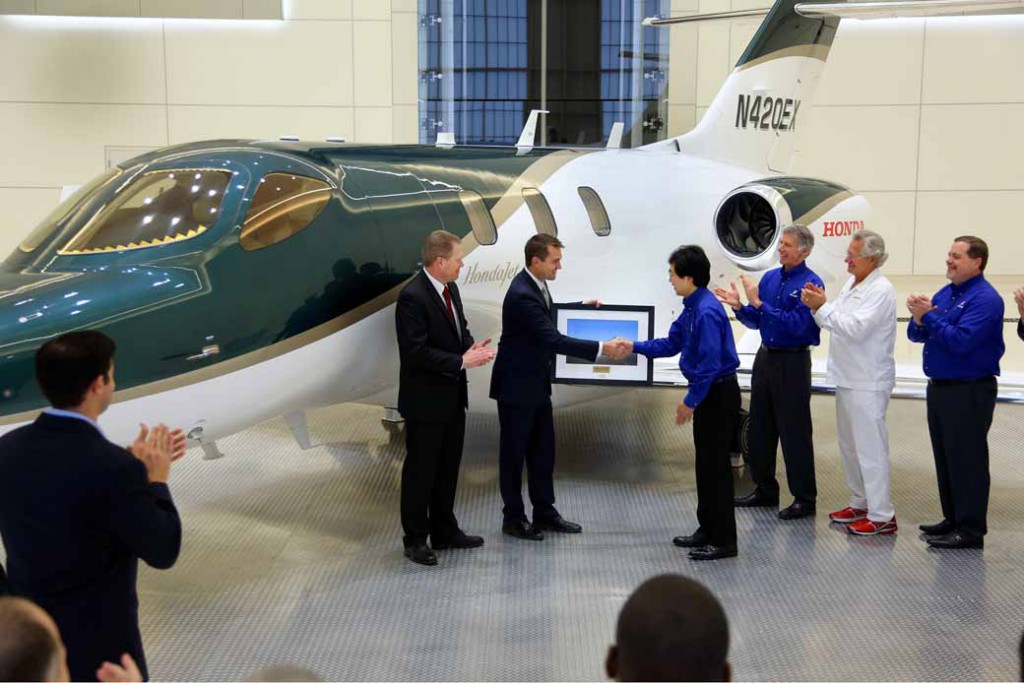 honda-aircraft-company-started-the-delivery-of-the-honda-jet20151224-1