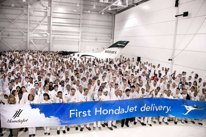 honda-aircraft-company-started-the-delivery-of-the-honda-jet20151224-2