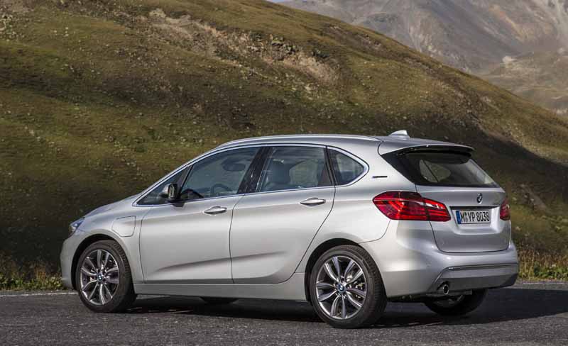 bmw-plug-in-hybrid-model-225xe-active-tourer-announcement20160126-9