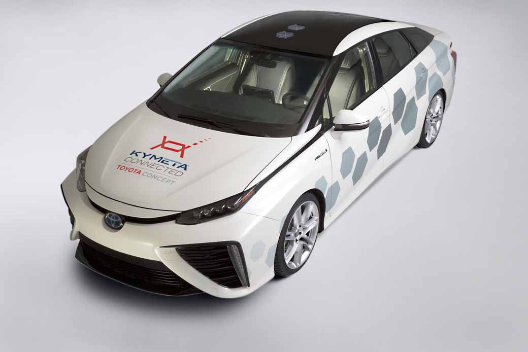 toyota-the-worlds-first-public-satellite-communication-vehicle-of-fuel-cell-vehicles-mirai20160113-1