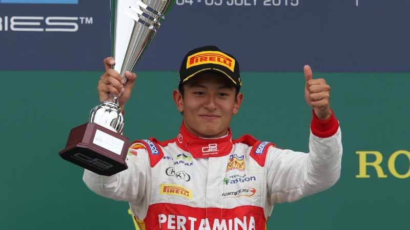 f1-manor-racing-the-second-person-of-the-driver-in-rio-harianto-players-born-in-indonesia20160221-1