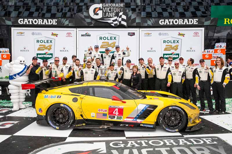 english-wscc-2-round-eyes-continued-even-decorate-a-class-victory-in-the-chevrolet-corvette-c7-r-opener20160322-4