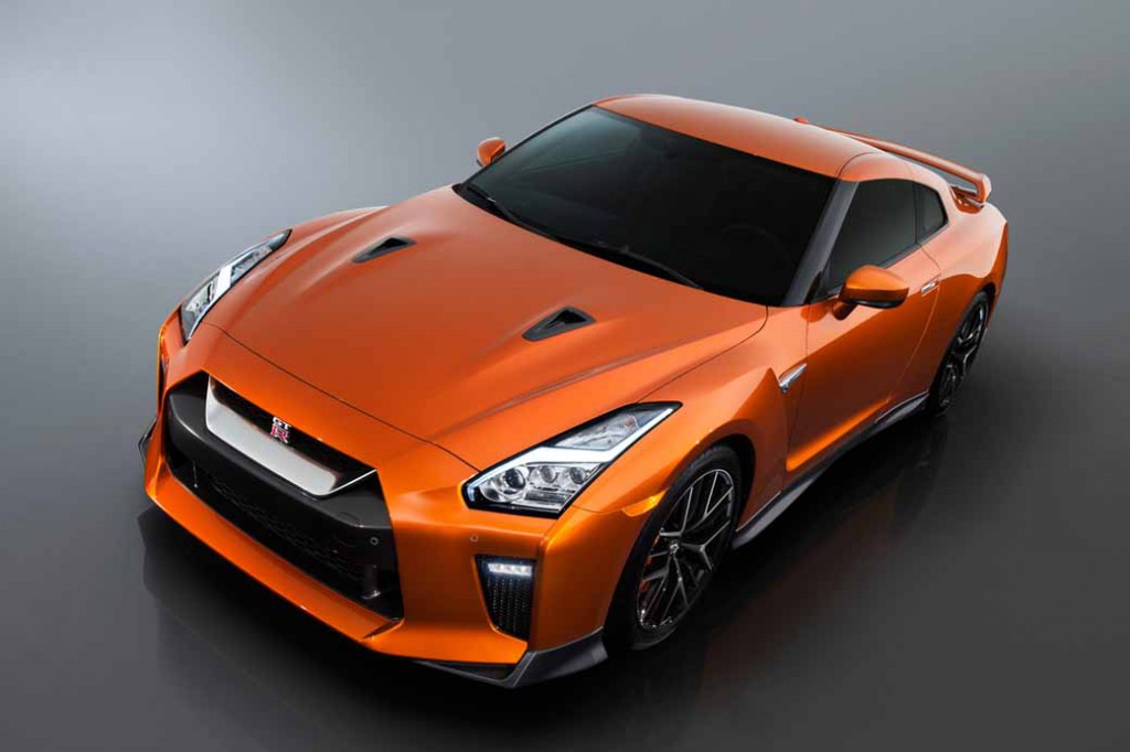 nissan-motor-co-unveiled-the-nissan-gt-r-2017-model-year-in-the-ny-international-auto-show20160324-10