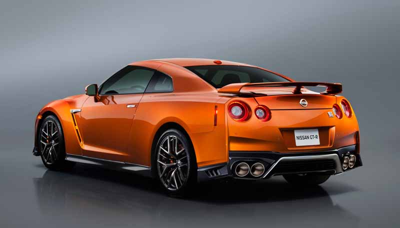 nissan-motor-co-unveiled-the-nissan-gt-r-2017-model-year-in-the-ny-international-auto-show20160324-14