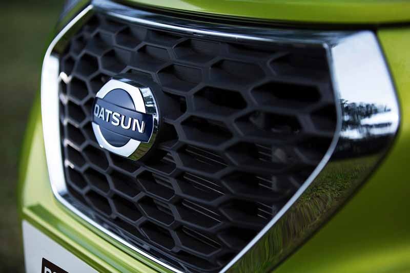 nissan-motor-co-ltd-india-from-datsun-brands-first-crossover-redi-go-public20160414-5