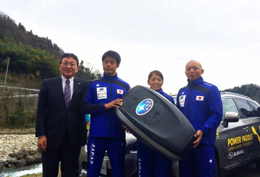 subaru-provides-a-legacy-outback-to-the-official-vehicle-and-sponsor-of-the-japan-canoe-federation20160404-1