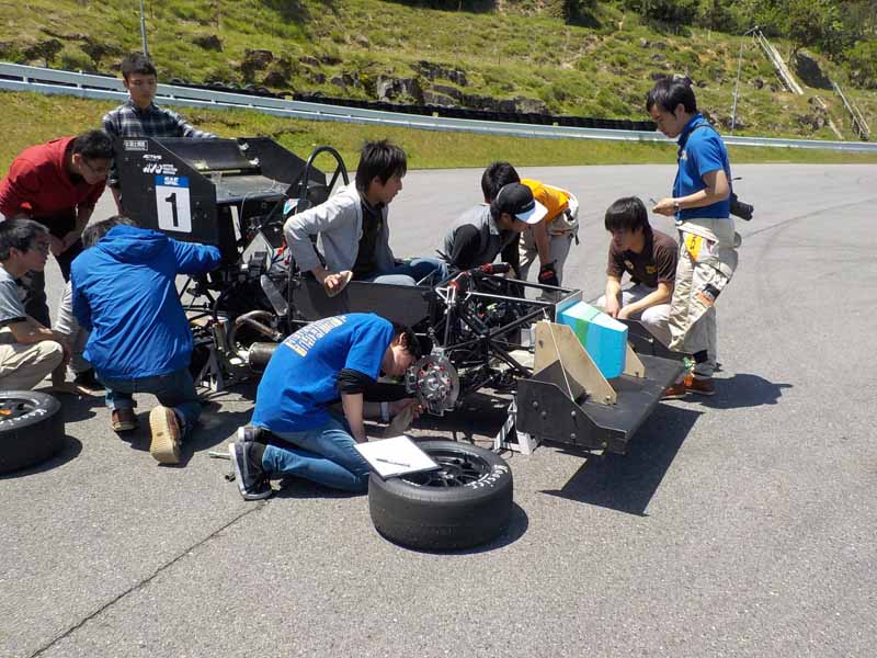 autobacs-the-corporate-sponsors-of-the-student-formula-sae-competition-of-japan20160519-23