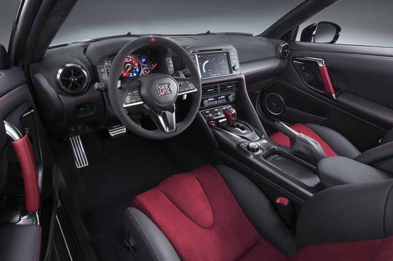 nissan-motor-co-ltd-nissan-gt-r-nismo-unveiled-the-2017-model-year20160527-3