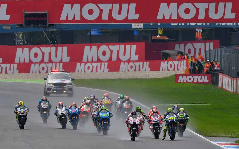 large-roughness-of-the-motogp-round-8-netherlands-mirror-first-win-overall-lead-of-marquez-second-place20160628-6