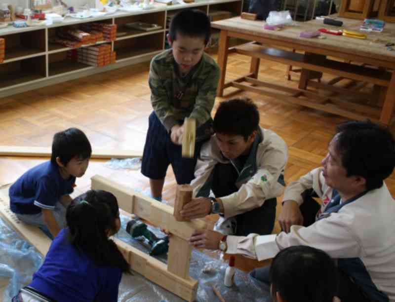 toyota-boshoku-conducted-the-work-classroom-using-the-thinning-of-forest-development-in-the-elementary-school-of-kariya20160624-2