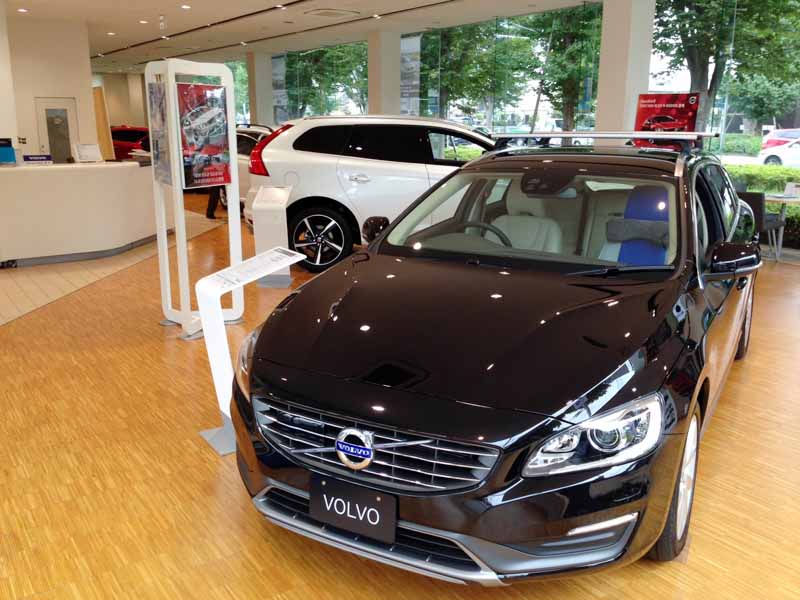 volvo-car-sagamihara-adopted-reopened-a-new-showroom-ci-volvo-retail-experience20160604-3