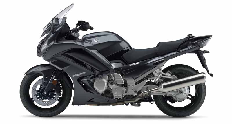yamaha-motor-co-long-distance-tourer-fjr1300as-that-combines-sportiness-launched-the-same-1300a20160609-3