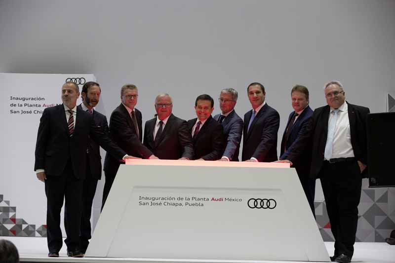 audi-has-opened-a-car-factory-in-mexico-start-production-of-the-new-audi-q520161009-3