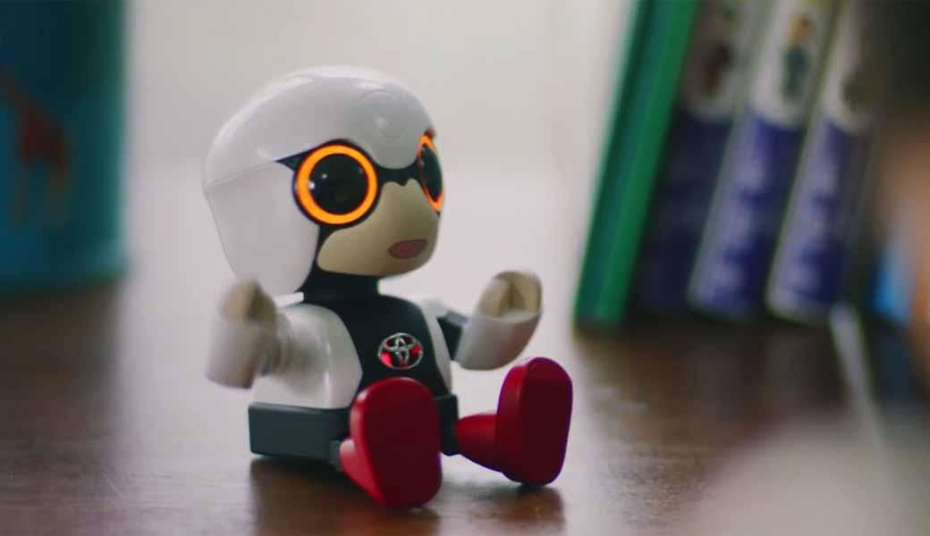 トヨタ自動車、コミュニケーションパートナー「KIROBO mini（キロボ