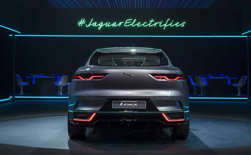 jaguars-first-electric-vehicle-i-pace-concept-unveiled-worldwide-in-the-us-%c2%b7-la20161119-10