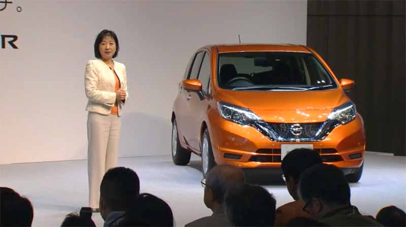 nissan-motor-co-hybrid-ev-note-e-power-exhibition-event-being-carried-out-in-yokohama-headquarters-gallery20161103-10