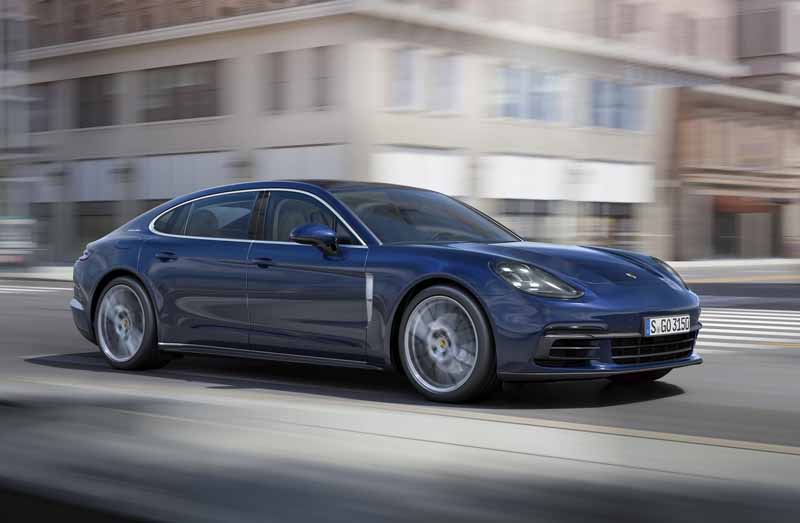 porsche-ag-conducts-the-world-premiere-of-panamera-executive-model-and-911-rsr20161120-98