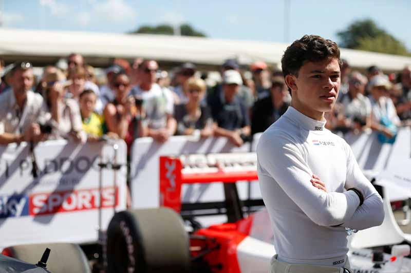 McLaren HONDA young Driver Program member's, Nick de Fries (22)