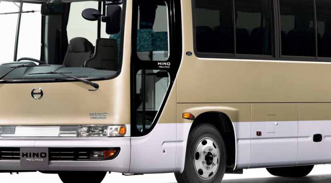 日野自動車、中型バス「メルファ」を改良。全車AMT搭載、平成28年排出ガス規制適合