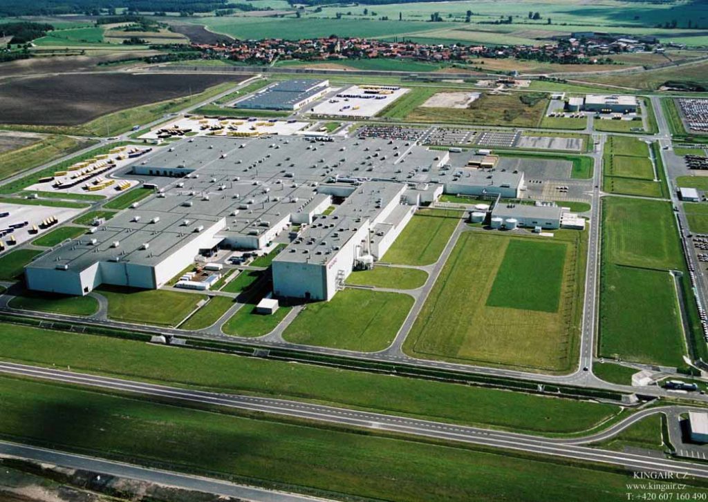 写真はトヨタ・プジョー・シトロエン・オートモビル・チェコ（TPCA）工場の全景
