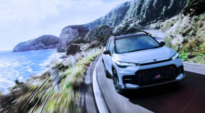 トヨタ、カローラ クロスにＧＲスポーツを追加