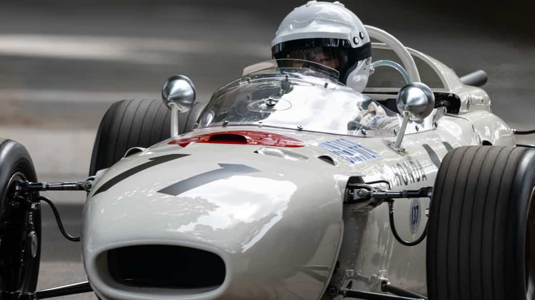 F1メキシコGPで、ホンダF1の原点「RA272」がデモ走行