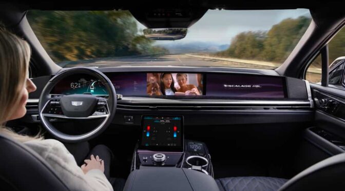 GM、「アイズオフ自動運転」と「会話型AI」の車載時期を明らかに