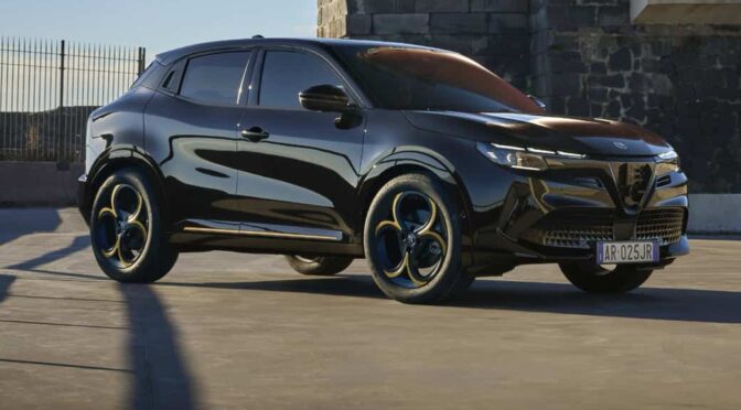 アルファ ロメオ、限定車「JUNIOR Ibrida INTENSA」を発売