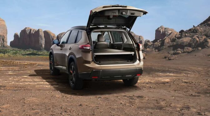 日産自動車、車中泊仕様のエクストレイルを発表